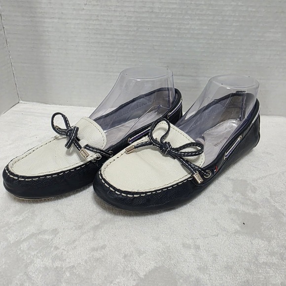 Tommy Hilfiger Womens Loafers Flat Slip-on Travelin-Y Shoes‎ Size 8M Navy White - Picture 1 of 12